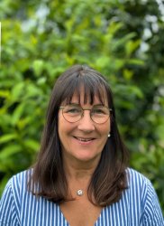 Aushilfskraft Karin Schneider